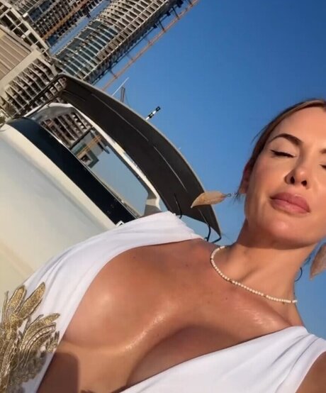 Anna Maria Ferchichi art étoile des photos