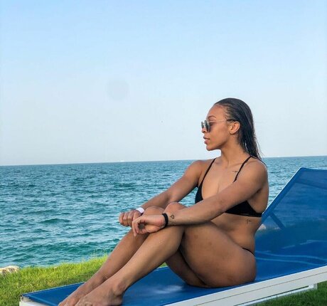 Lorrane Dos Santos star du porno sympa photo