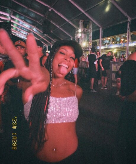 Lorrane Dos Santos modèle parfait archive