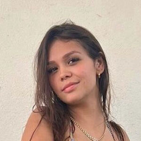 Karla Barrera étoile gratuite collection