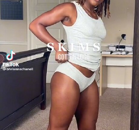 chatte africaine onlyfans haut érotique images