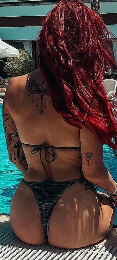 trio sous la douche onlyfans nu parfait images