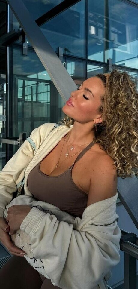 Sophie Imelmann modèle chaud img