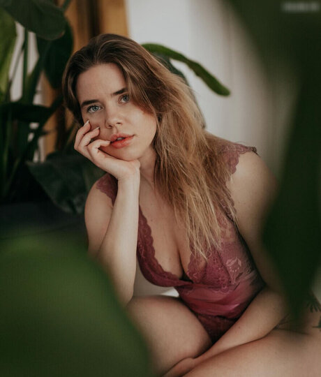 hollaura modèle de haute qualité des photos