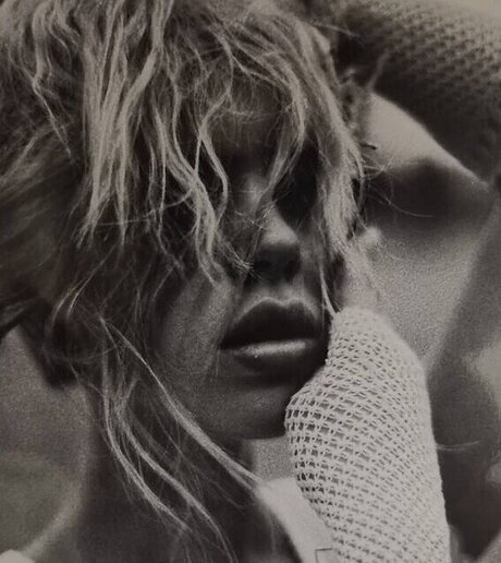 hollaura beau modèle images