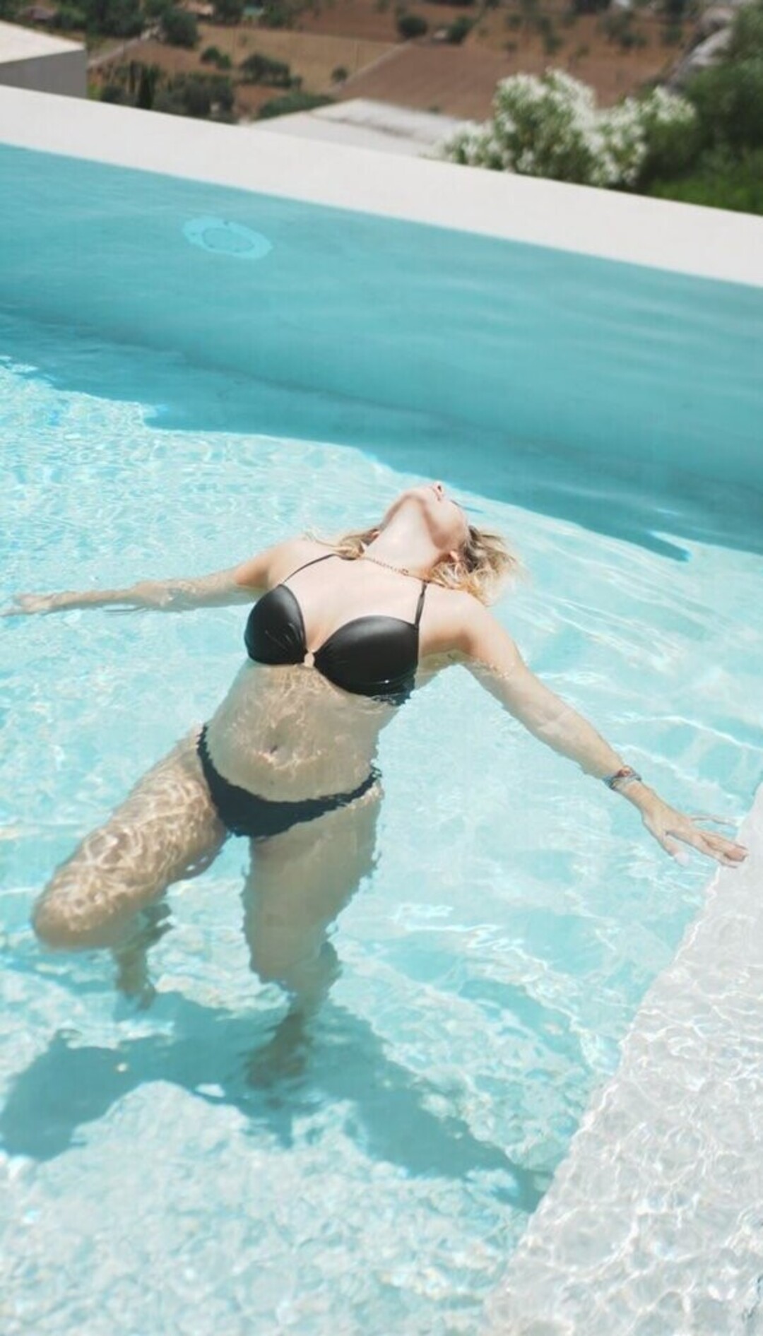 Chany Dakota nus étoiles des photos