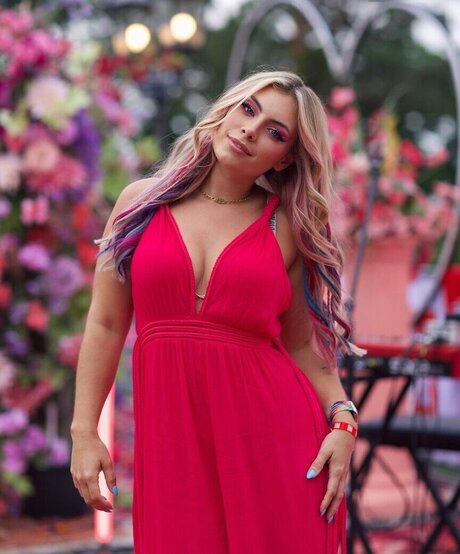 milf rousse onlyfans nu chaud archive