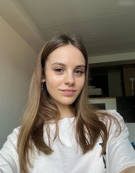 Evelina Kiss beau modèle image