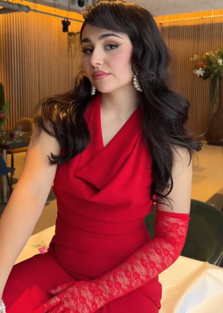 Alessandra Mele nus étoiles img