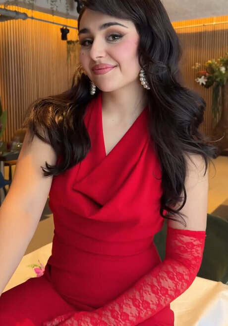 Alessandra Mele beau modèle galeries