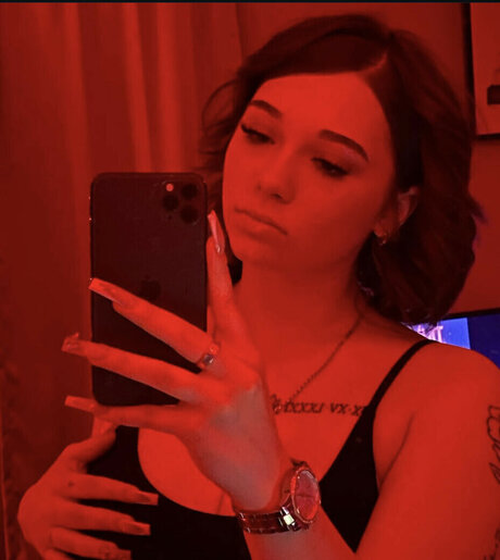 Caiidenn jolie étoile galeries