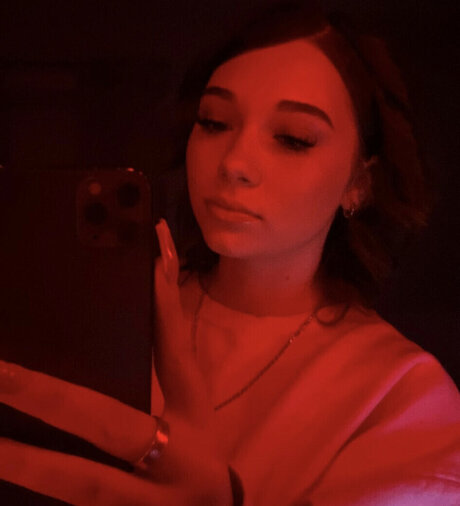 Caiidenn actrice sexy img