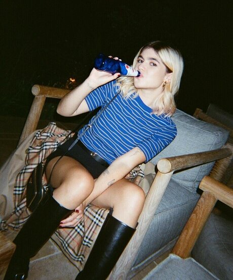 Molly Gallagher modèle nu photos