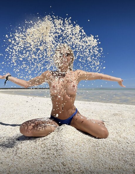 Janina Celine Jahn beau modèle galerie