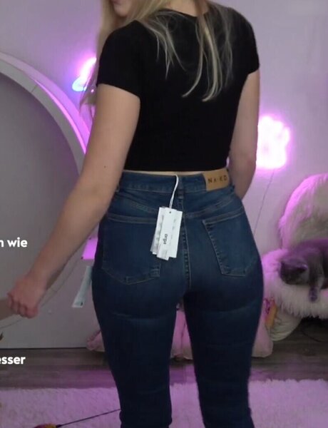 pawg blonde uniquementfans sexy jolie des photos