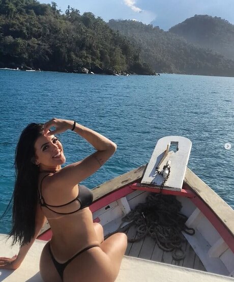 asiatique gratuit onlyfans art exclusif des photos