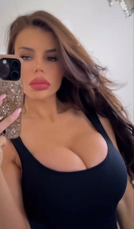 Germaine Love modèle artistique des photos