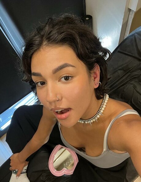 Yashankulova star du porno nue galeries