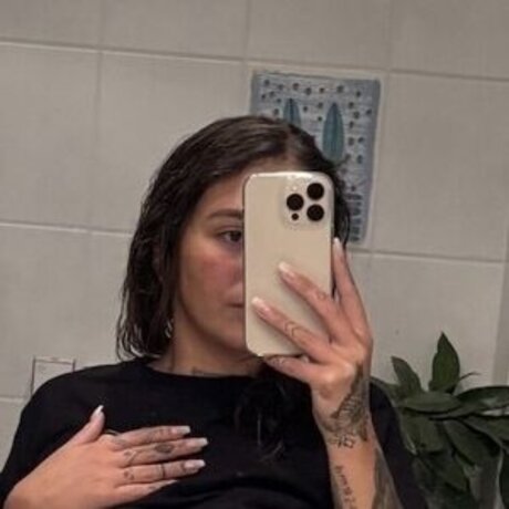 Celina Pop nus star du porno galerie