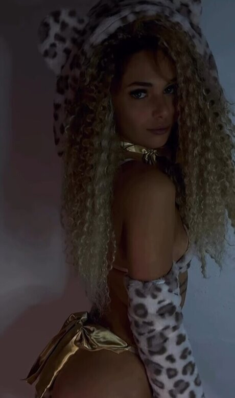 Elsa Wei enbach star du porno sympa photo