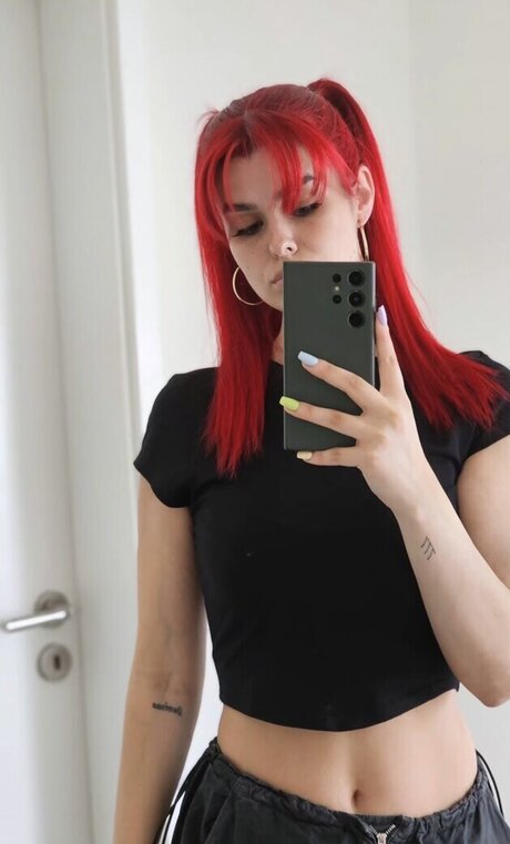 anna gazanis modèle érotique archive