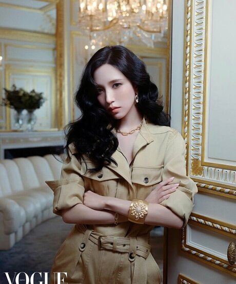 Mina Myoi modèle nu galerie