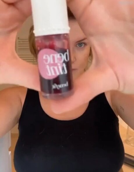 fans avec les yeux bandés nus chauds photos