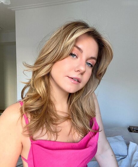 KellyMissesvlog art modèle image