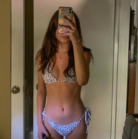 Emilykr0pp star du porno adulte archive