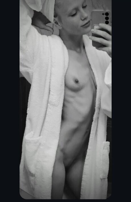 Saskia Tatjana Prang actrice érotique image