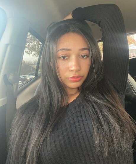 Ari Leigh Brown belle actrice photos