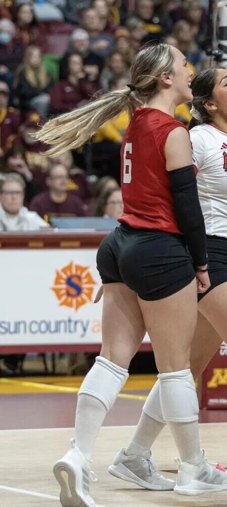 Laney Choboy modèle sexy image