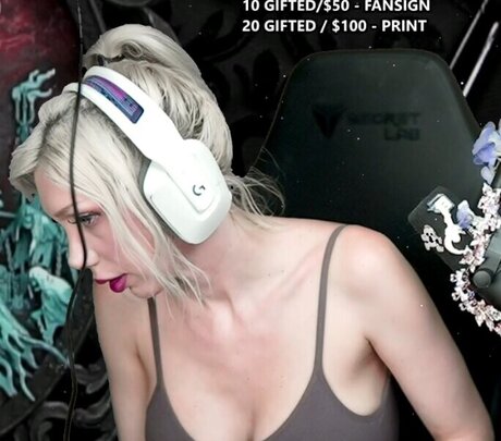 Intraventus modèle pornographique des photos