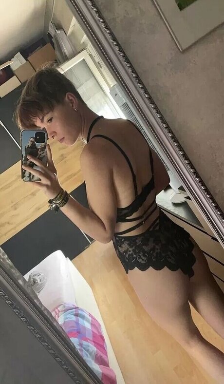 secret hub wue actrice sexy des photos