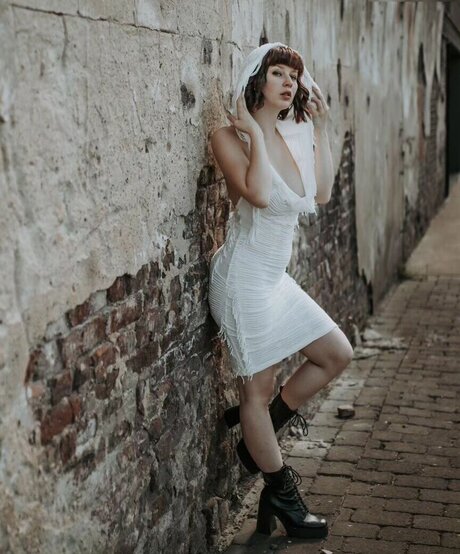 fans de grosses femmes aux gros seins uniquement assez gratuit photos