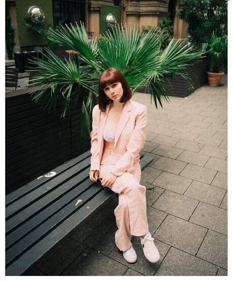 seins naturels onlyfans assez érotique images