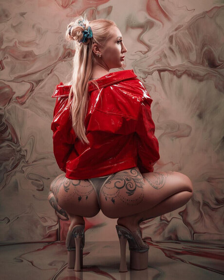 Kara Kay star du porno en haute qualité images