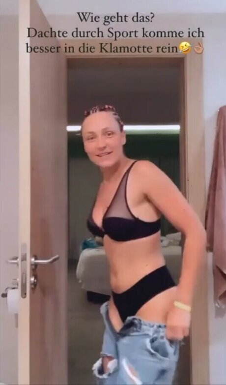 Regina Hixt nus étoiles photos