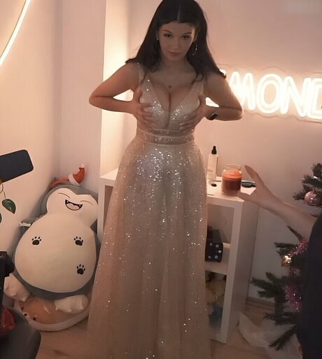 rosemondy actrice nue galerie