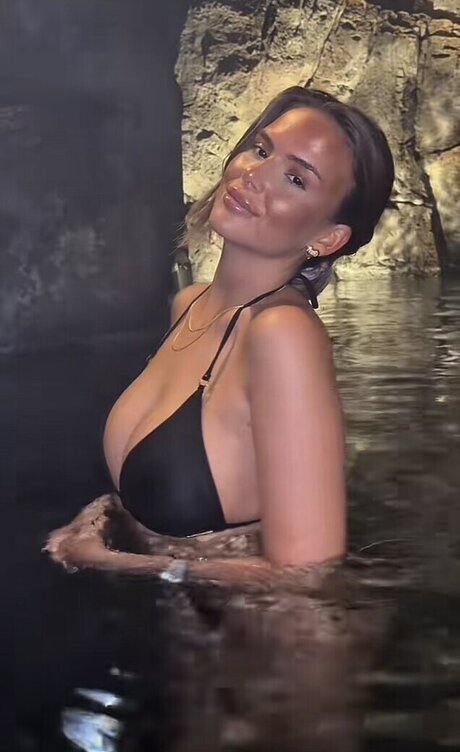 Jasmin Azizam modèle sexy archive