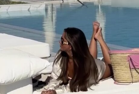 Jasmin Azizam star du porno gratuite des photos