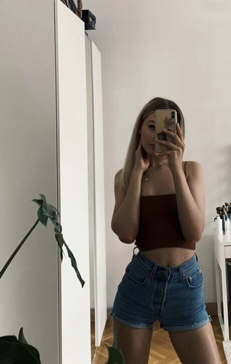 Lili Hamann modèle érotique photos