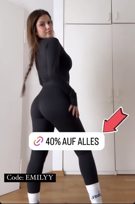 Emily Furz star du porno adulte photo