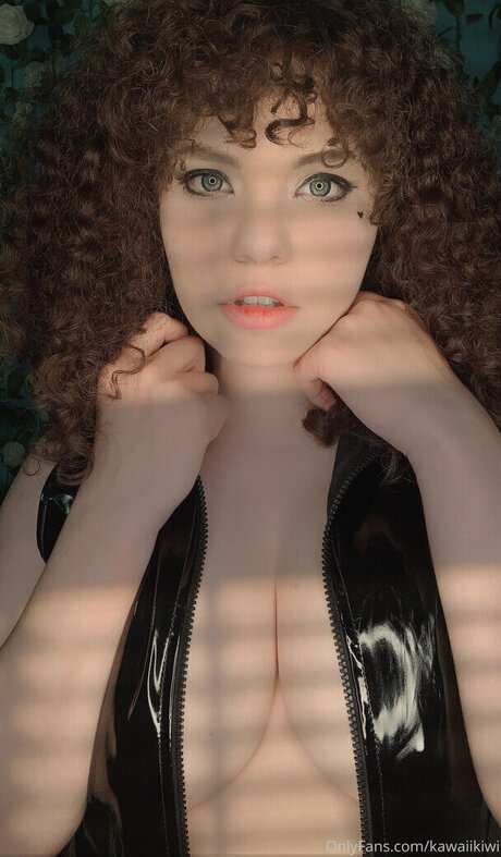 Kawaiikiwicosplay étoile sympa des photos