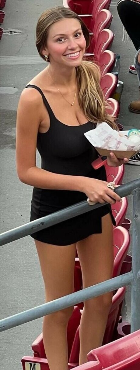 Mia Steele étoile chaude archive