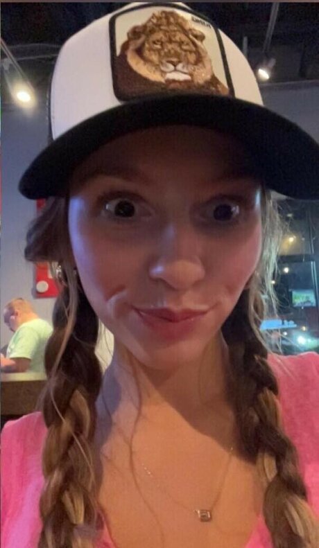 Mia Steele modèle xxx images