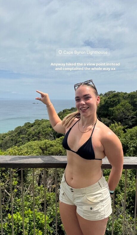 Izzy Swin étoile exclusive images