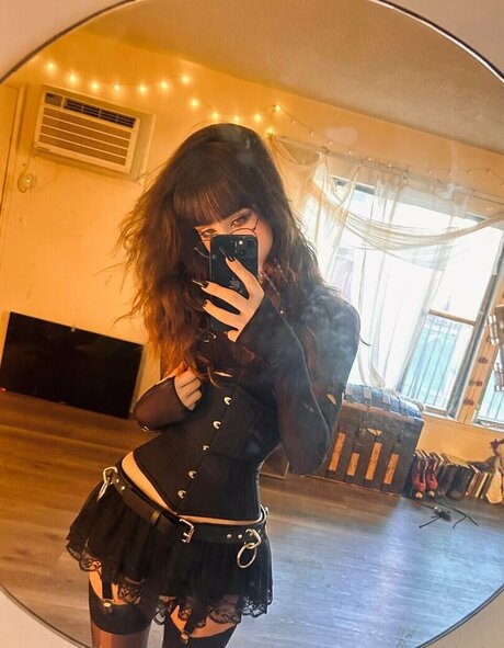 Moongirlevie top star image