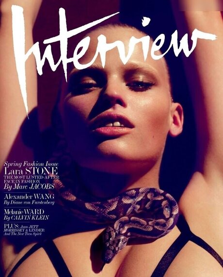 Lara Stone star du porno sexy img