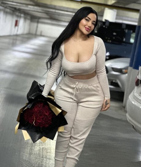 Melek Azad actrice pornographique photo